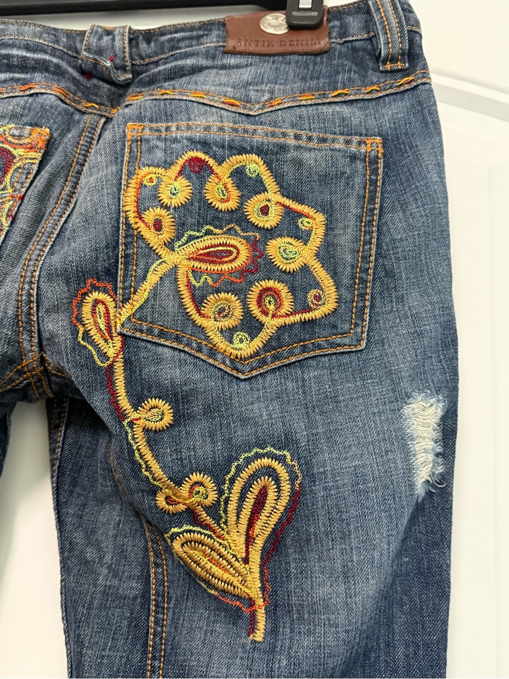 Y2K Antik Denim Floral Embroidered Flare Mid Rise Jeans - Picture 8 of 12